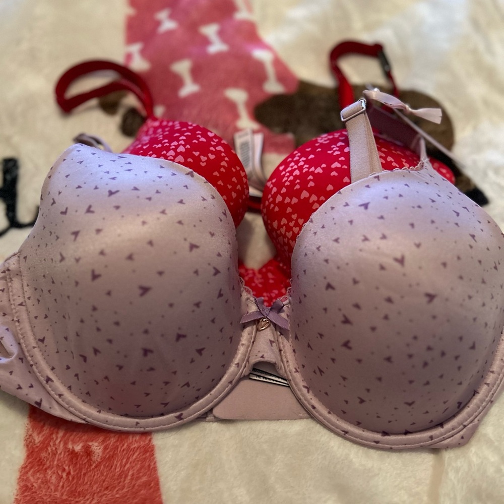 2 NWT VS Bras 34D